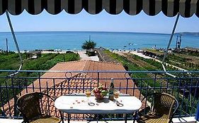 Thomatos Apartments Lourdas Beach
